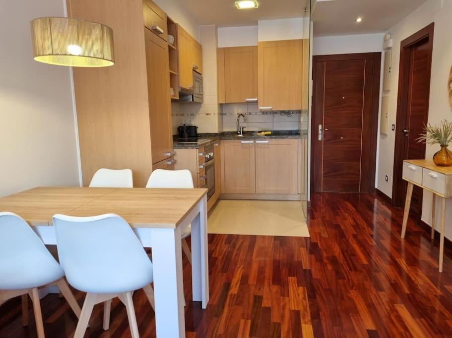 604b - Con Garaje Apartment *